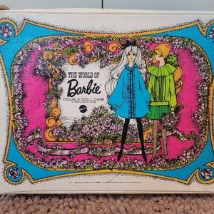 Vintage Barbie doll case, 2 dolls (not barbie) some clothes, and accessories